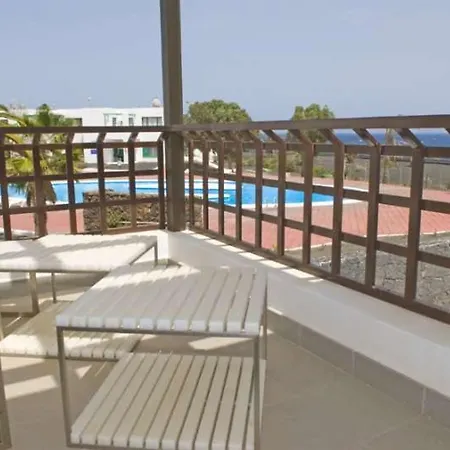 Sleeps 6 Pool Wifi Apartment Costa Teguise